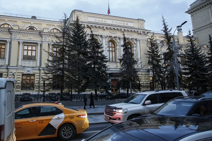 Путін стверджує про успіхи російської економіки, незважаючи на падіння доходів