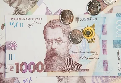 У кого могут отобрать тысячу Зеленского: что нужно знать украинцам