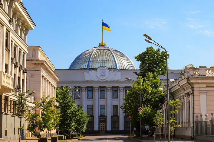Украина получила годовую внешнюю помощь впервые за время войны