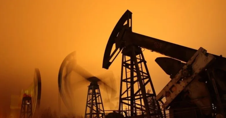 Котировки нефти достигли четырехлетнего минимума