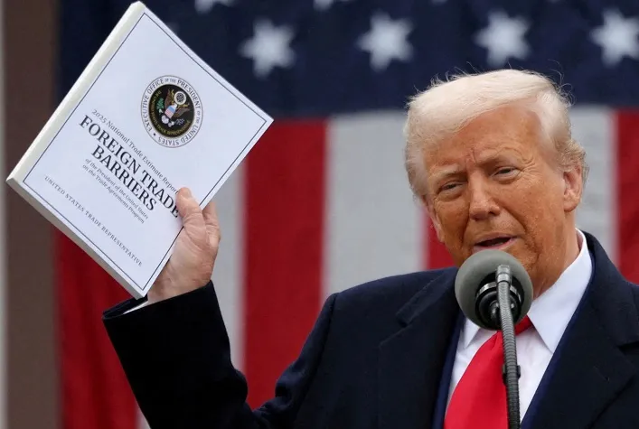 Trump Raises Tariffs on Chinese Goods to 125% and Delays Tariffs for Other Countries