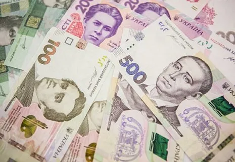 Какими должны быть зарплаты учителей в Украине согласно закону в 2025 году