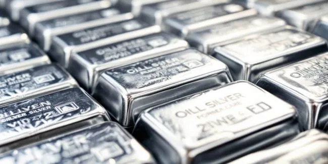 Silver Prices Set New Record, Analysts Predict Further Growth