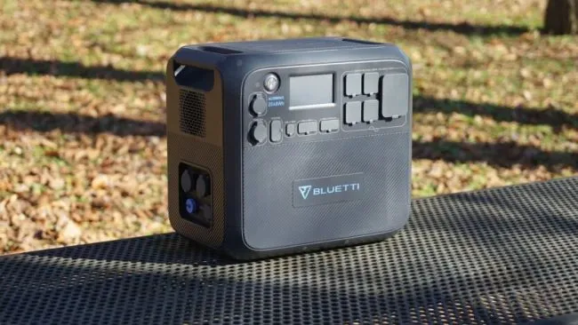 How Prices for Charging Stations and Power Banks in Ukraine Changed After Mass Power Outages