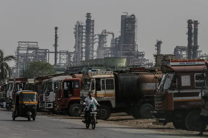 India Reduces Russian Oil Imports Amid Energy Talks with the US