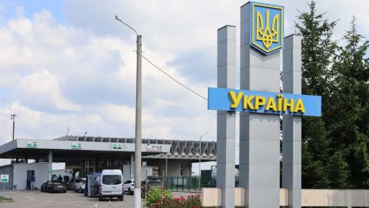 Нові правила на кордоні з Польщею: сканування паспортів і біометрія