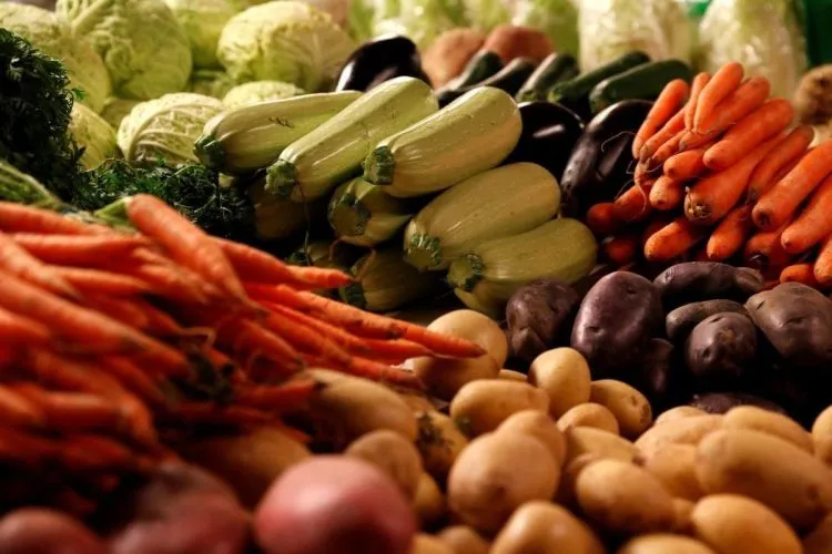 Seasonal Price Increase for Food Products Before Christmas 2025: What Will Change for Ukrainians