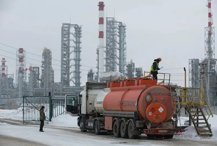 EU Pays Russia €1.5 Billion Monthly for Fuel but Will Phase Out Gas by 2027