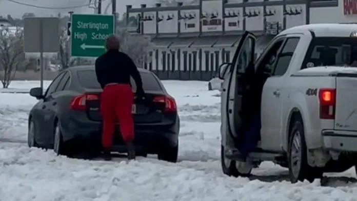 Louisiana Police Warn of Fines for Drivers Without All-Wheel Drive During Snowfall