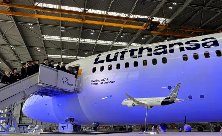 У Німеччині скасовано понад 460 рейсів Lufthansa через страйк пілотів і бортпровідників