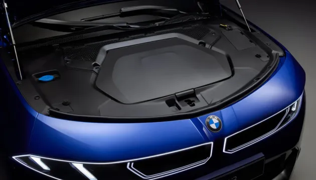 BMW unveils new electric car i3 with a range of up to 900 km