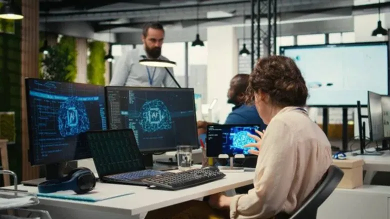 Спрос на IT-специалистов с глубокими знаниями ИИ резко возрастет в 2026 году