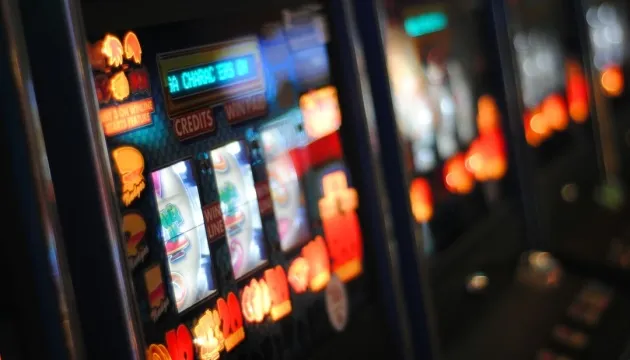 «ПлейСити» лишило Favbet лицензии на залы игровых автоматов из-за нарушений