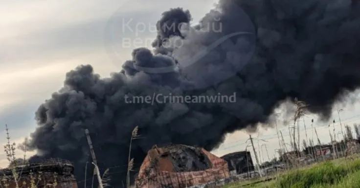 Another Fuel Tank Burns at Oil Depot in Feodosia After Ukrainian Strike