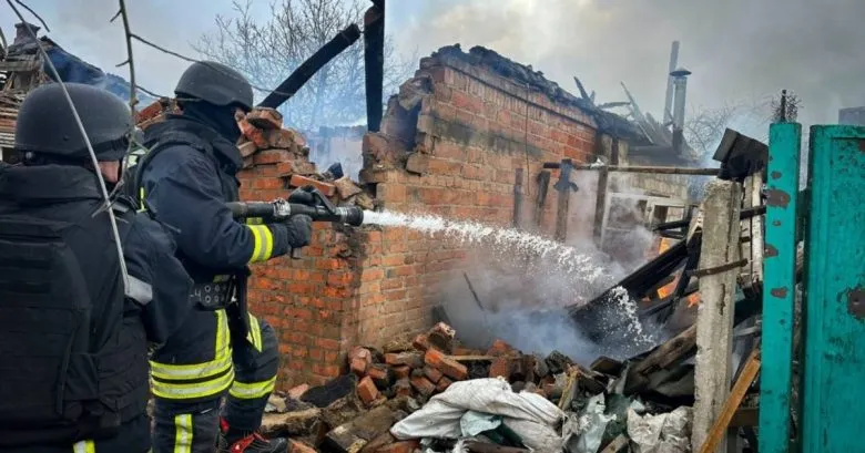 Российские войска обстреляли Золочев на Харьковщине: среди пострадавших дети