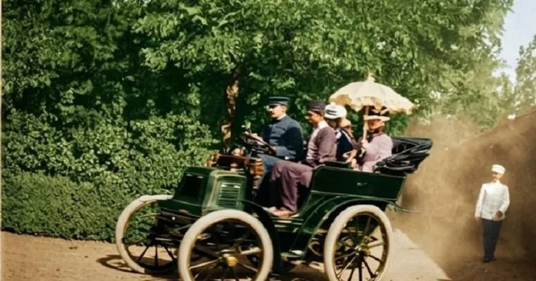 Обнаружено уникальное фото первого автомобиля, который появился в Киеве в 1897 году