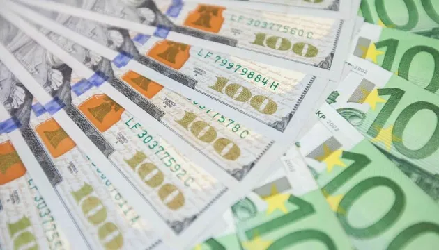 Официальный курс гривны на 12 мая: доллар и евро выросли в цене