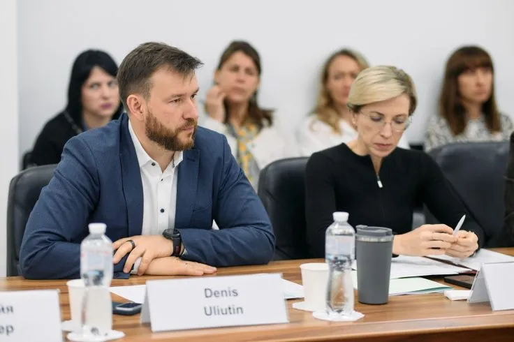 Минсоцполитики запускает платформу для координации поддержки ВПЛ и усиления их советов
