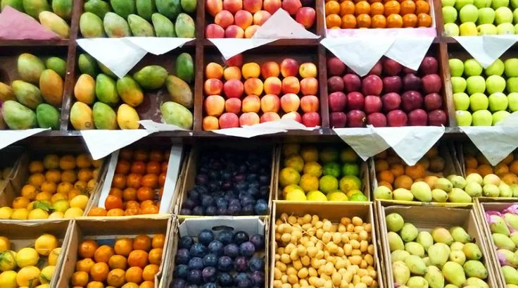 Which fruits may disappear from shelves due to spring frosts in Ukraine