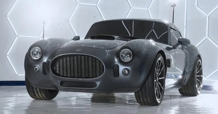 Новый спорткар AC Cobra Coupe с двигателем V8 представлен в кузове купе