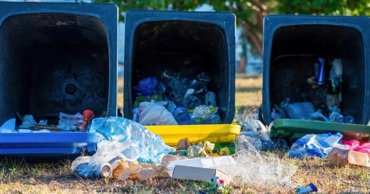 New Rules in the UK Prohibit Throwing Garden Waste in Food Waste Bins
