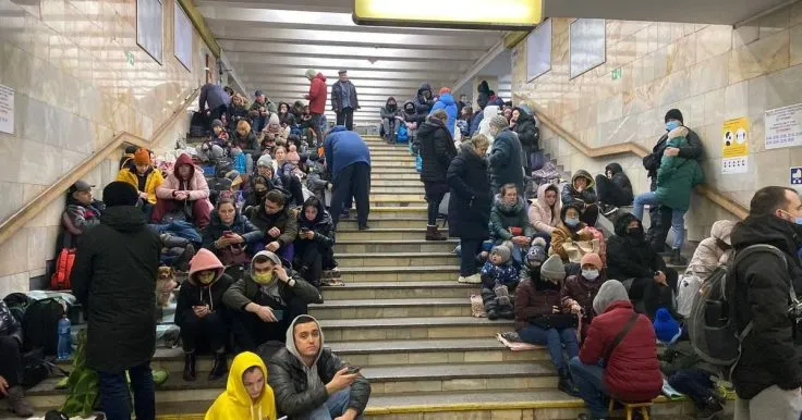 Kyiv Considers Ban on Tents in the Metro During Air Alerts