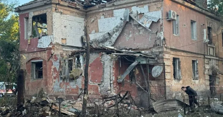 Количество жертв российского удара по Днепру возросло до восьми, среди погибших ребенок