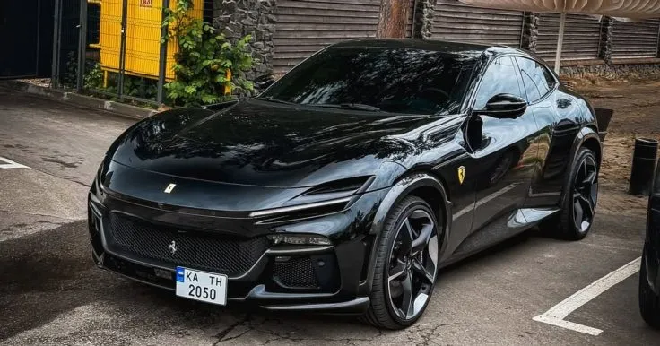 В Киеве появился редкий Ferrari Purosangue с 12-цилиндровым двигателем и полным приводом